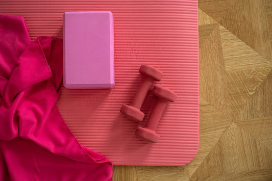 How to Choose the Right Yoga Mat: Thickness, Material & More