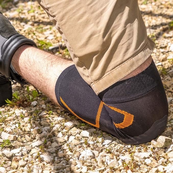 Klein Tools 60622 Knee Pad Compression Sleeve, Knee Support for Construction, Workers and Athletes, Black, S/M