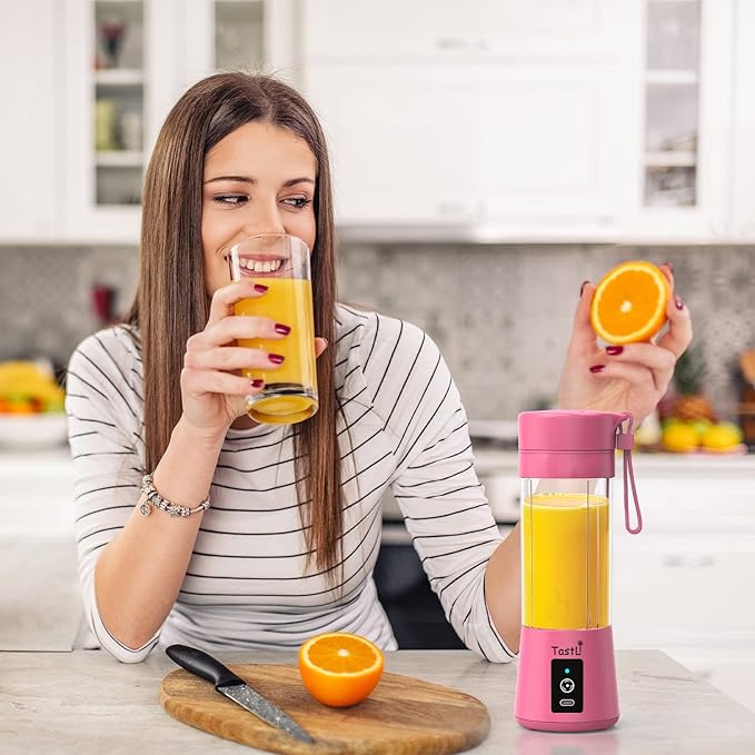 Portable Blender, Mini Personal Blender Bottles for shakes and smoothies，with USB Rechargeable On The Go Mixer Electric Blender juicer Cup for Fruit Juice Protein mixes (Pink)